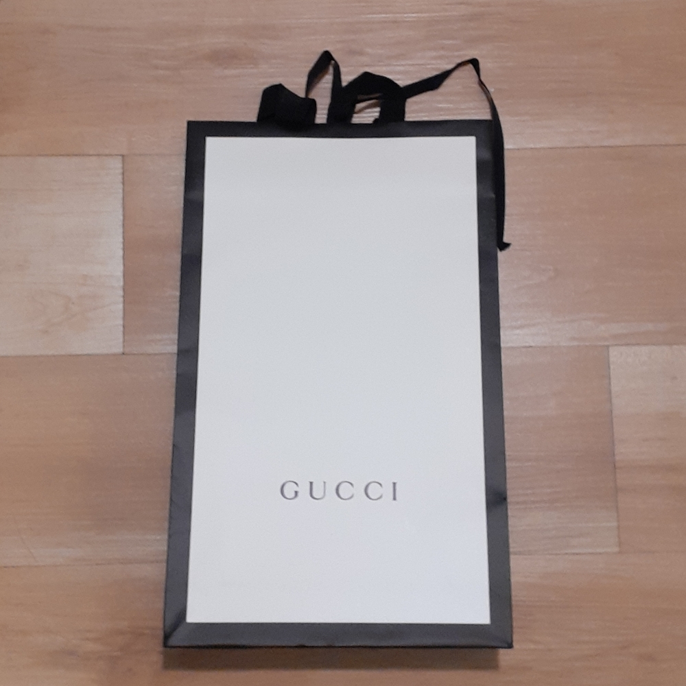 Authentic Gucci shopping bag